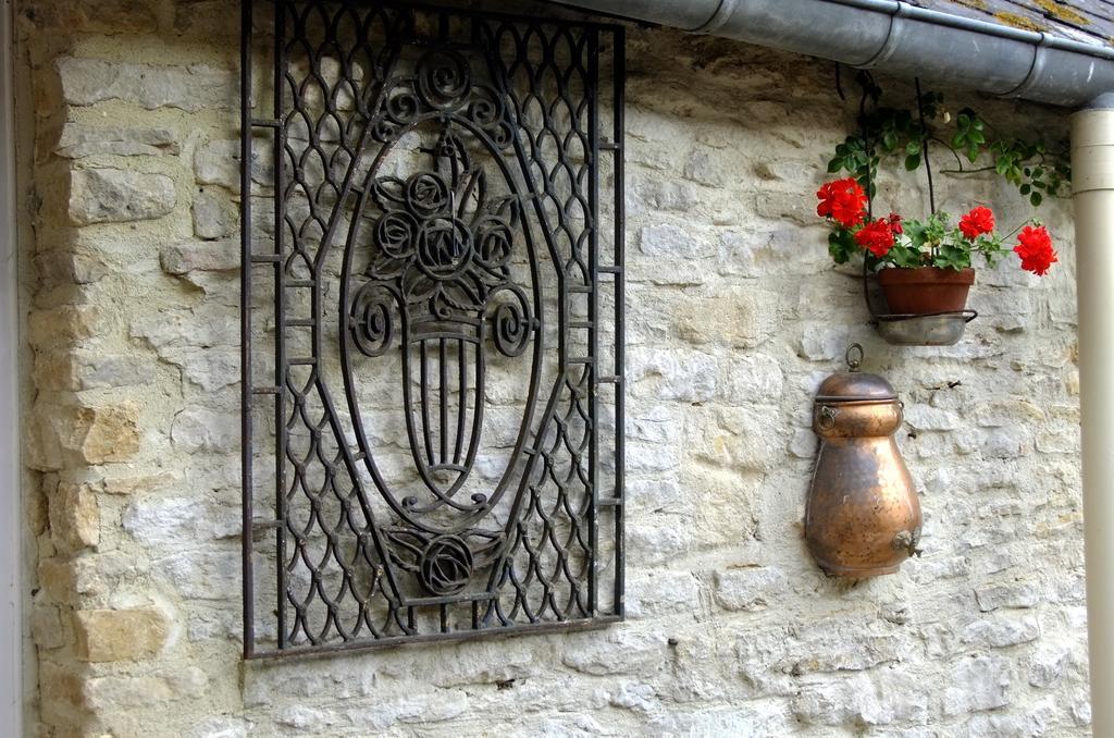 Chambres et Tables d'hôtes à l'Auberge Touristique Meuvaines Exterior foto
