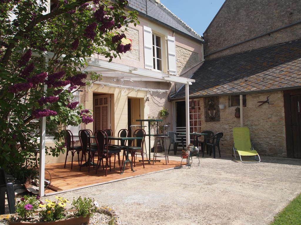 Chambres et Tables d'hôtes à l'Auberge Touristique Meuvaines Exterior foto