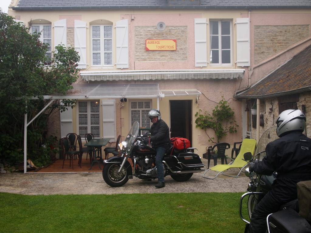 Chambres et Tables d'hôtes à l'Auberge Touristique Meuvaines Exterior foto
